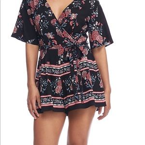 Ash & Violet Romper NWT ๐บ